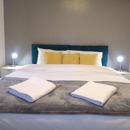 Hazelhurst House - 4 Bedrooms 2 Bathrooms Stoke-on-Trent Екстериор снимка