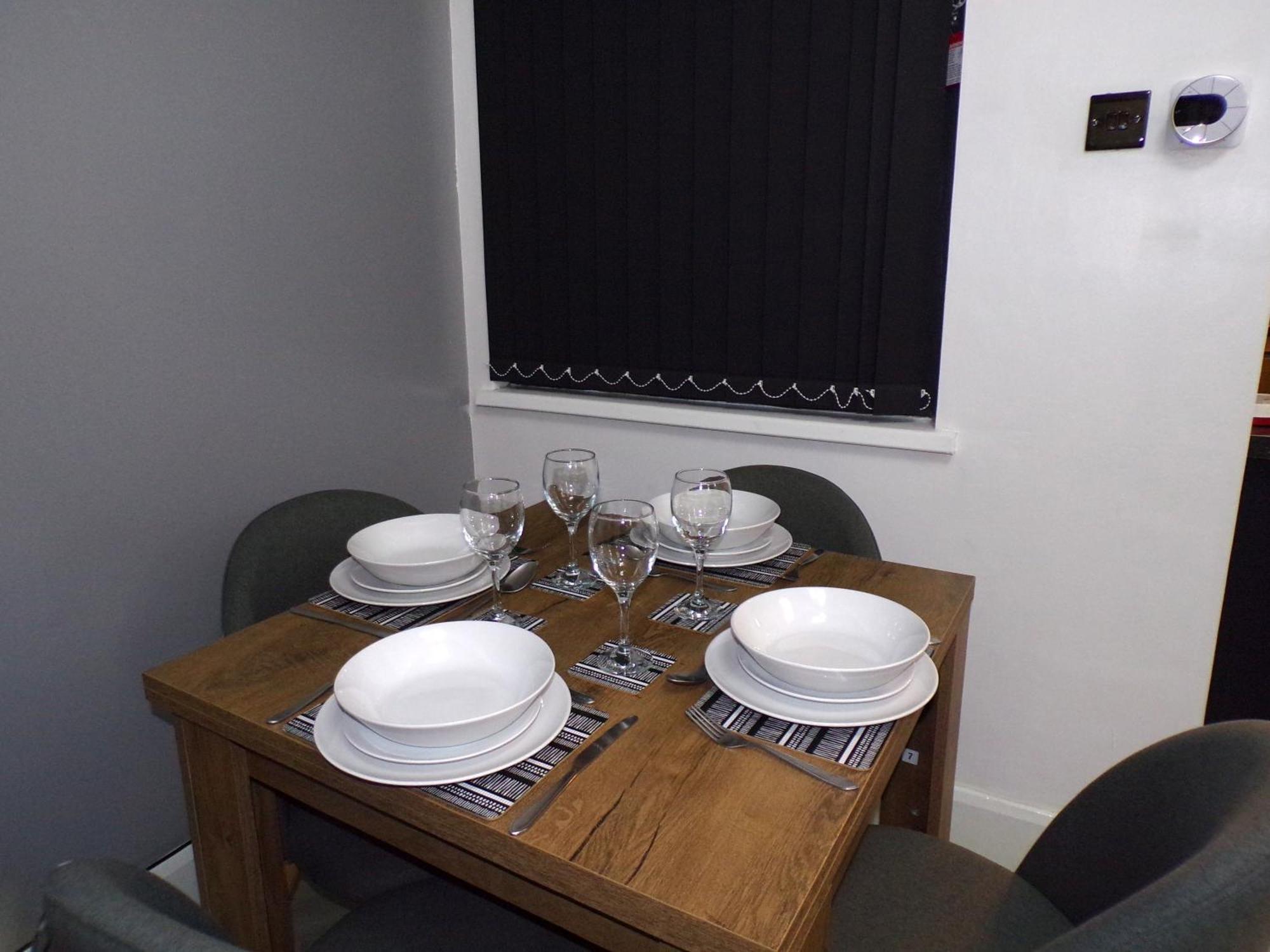 Hazelhurst House - 4 Bedrooms 2 Bathrooms Stoke-on-Trent Екстериор снимка