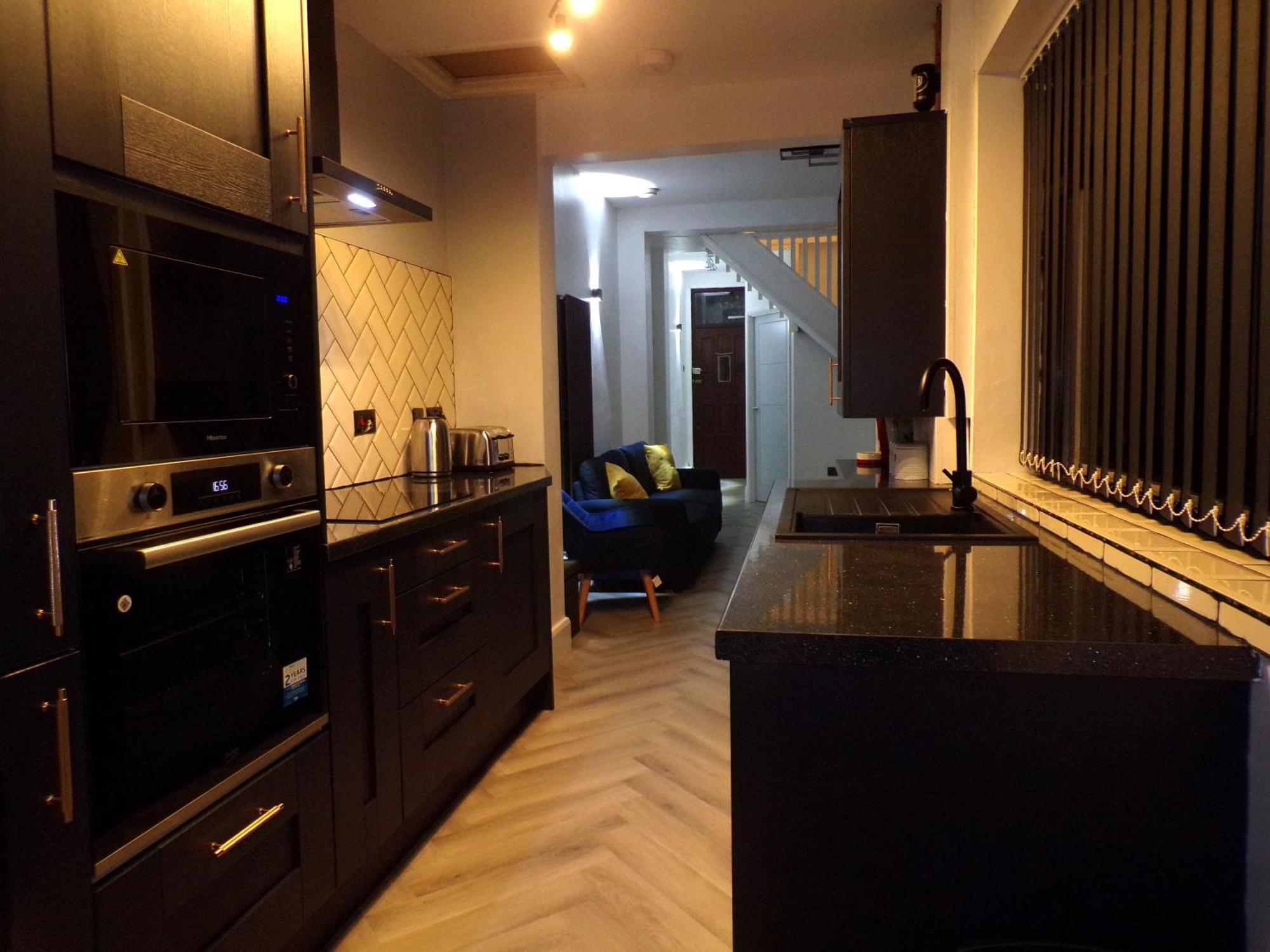 Hazelhurst House - 4 Bedrooms 2 Bathrooms Stoke-on-Trent Екстериор снимка