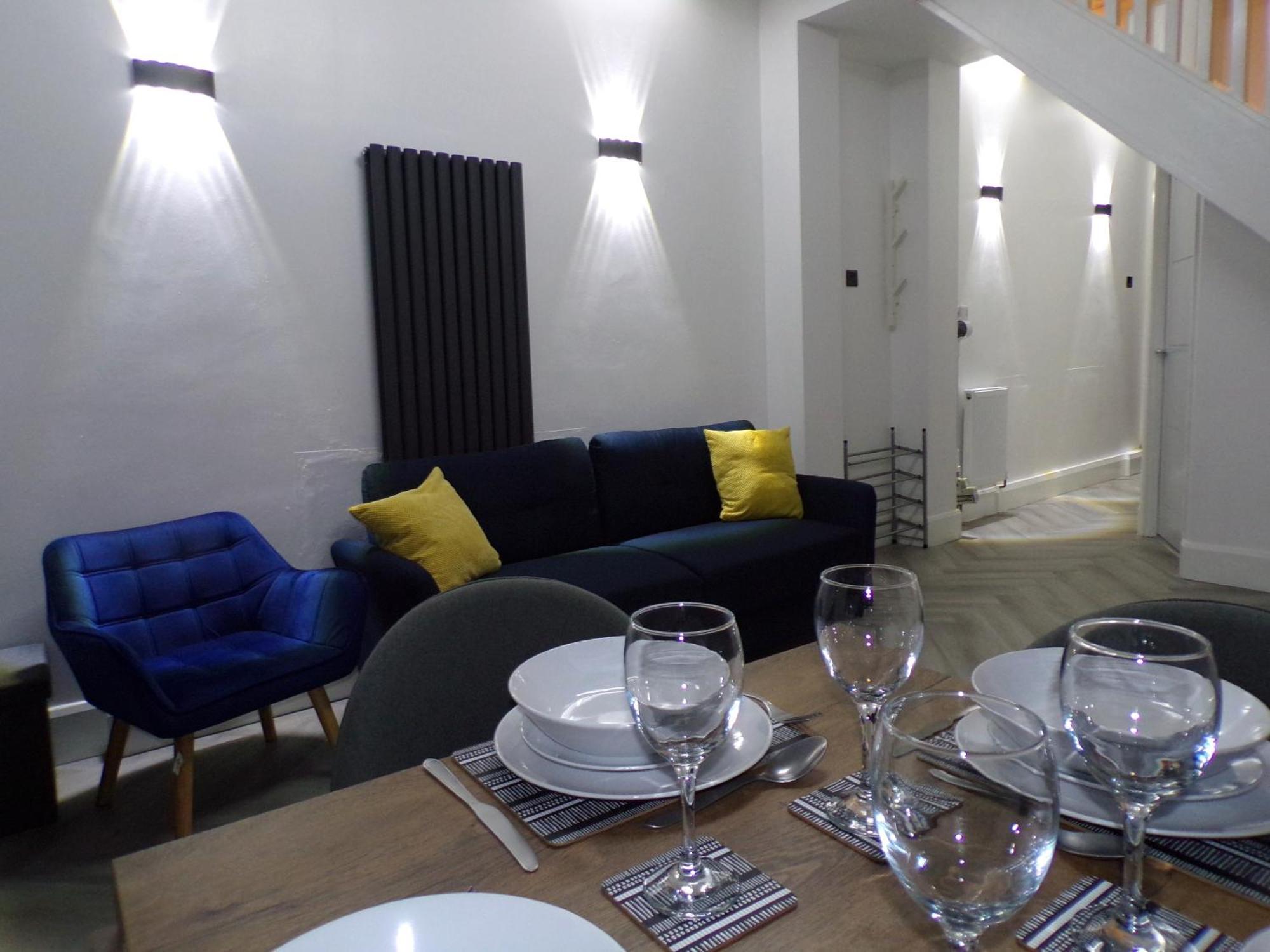 Hazelhurst House - 4 Bedrooms 2 Bathrooms Stoke-on-Trent Екстериор снимка